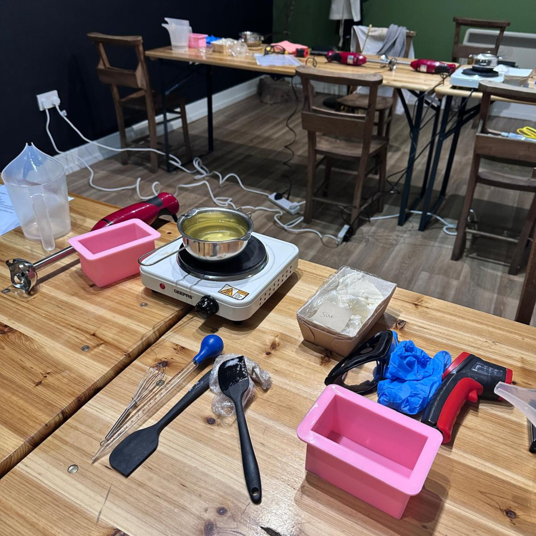 Christmas Soap Making Workshop - Saturday 7 November 10am-1pm - itasnaturalessentials.com