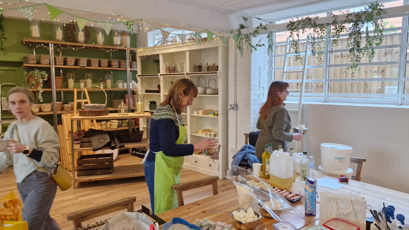 SOAP BAKERS STUDIO (PART 1 & 2) — SOLD OUT  A two-part intermediate workshop exploring layers, swirls, colour and embeds. Advanced creative skills | Take home 10–12 bars - itasnaturalessentials.com