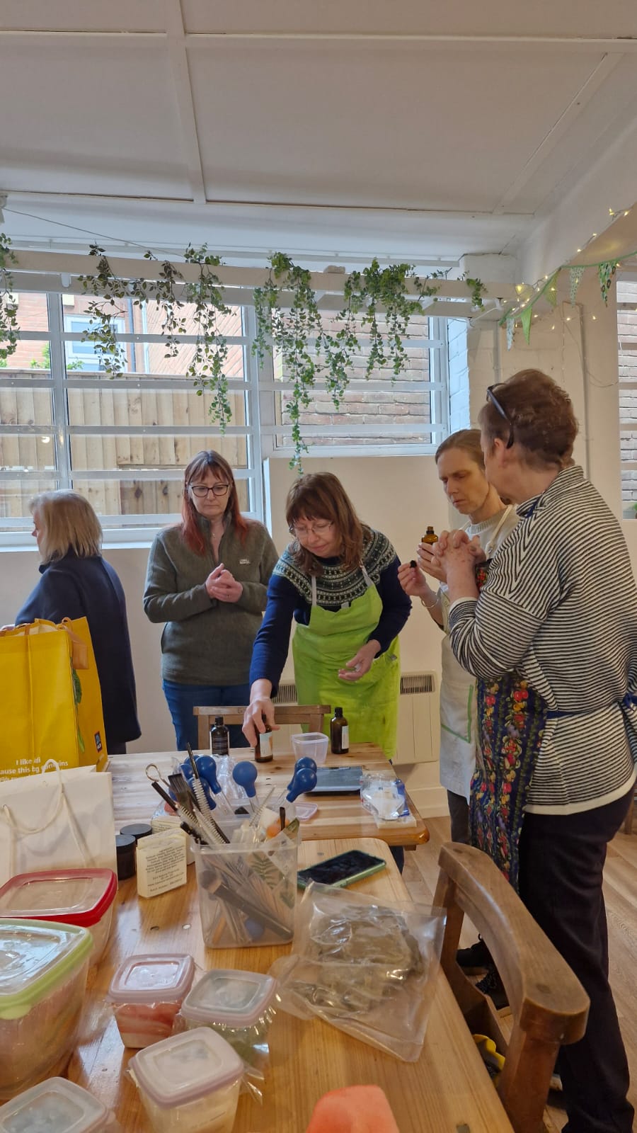 SOAP BAKERS STUDIO (PART 1 & 2) — SOLD OUT  A two-part intermediate workshop exploring layers, swirls, colour and embeds. Advanced creative skills | Take home 10–12 bars - itasnaturalessentials.com