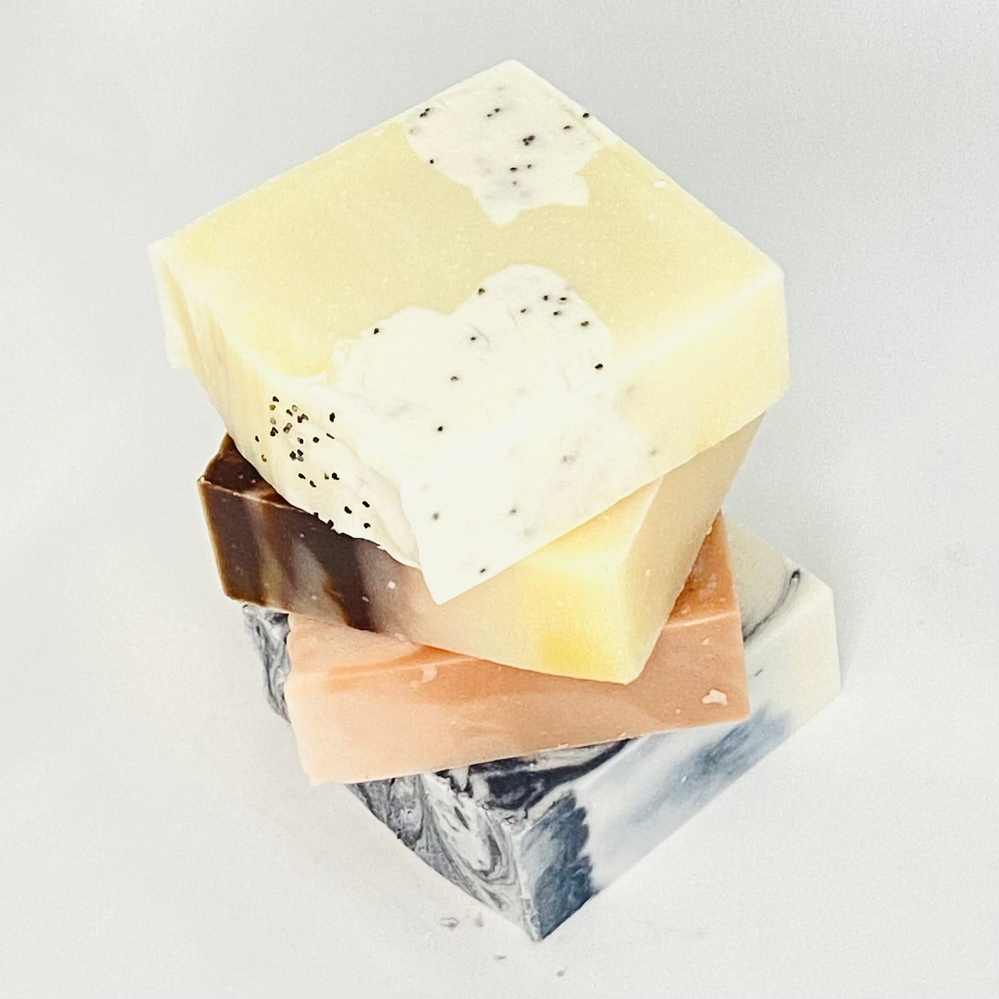Lemon Poppyseed – Uplifting Citrus Soap | Handmade & Vegan - itasnaturalessentials.com